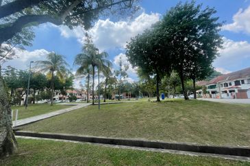 Avenue 23 Sunway Damansara  2 Sty Intermediate Unit For Sale