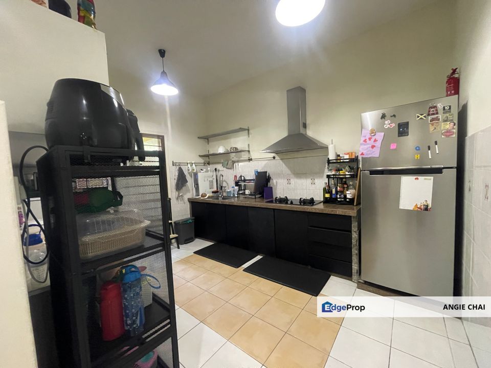 Prima location garden townhouse semi furnished for sale, Selangor, Sunway Damansara