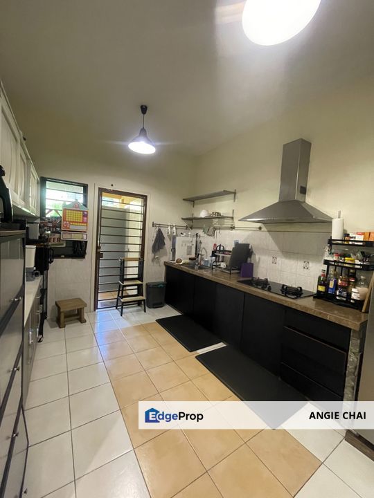 Prima location garden townhouse semi furnished for sale, Selangor, Sunway Damansara