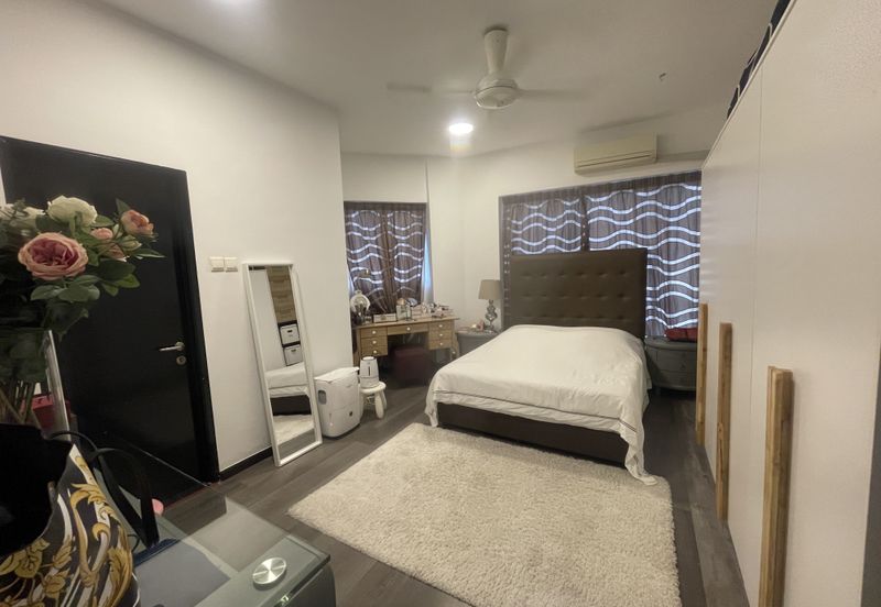 The Plaza Condominium