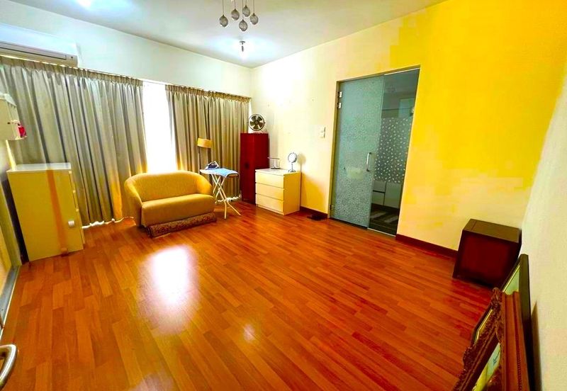 The Plaza Condominium