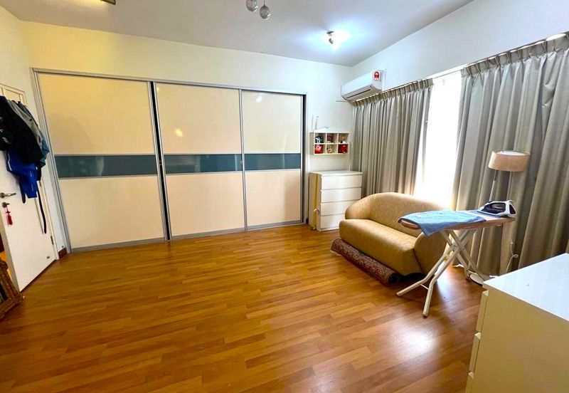 The Plaza Condominium