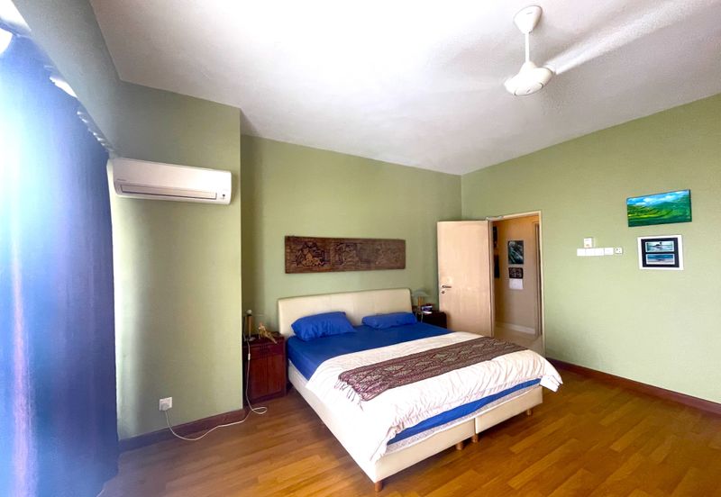 The Plaza Condominium