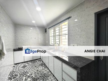 Charming 1.5-Storey Link House at Sea Park, Selangor, Petaling Jaya