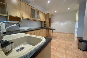 Fully Renovated Modern 2-Storey Link House @ Sunway Damansara