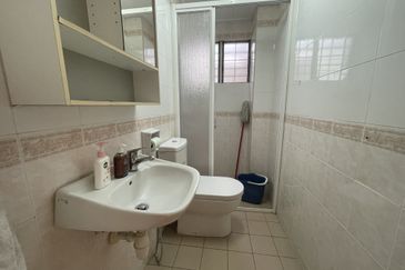 Fully Renovated Modern 2-Storey Link House @ Sunway Damansara