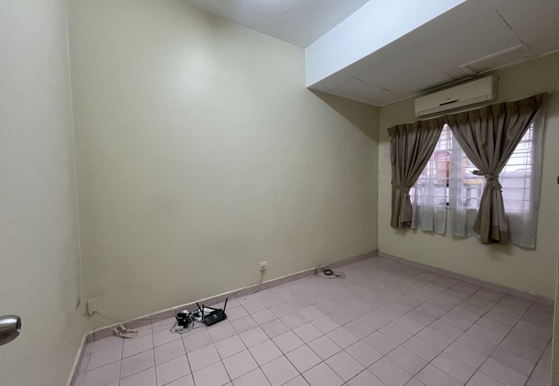 Fully Renovated Modern 2-Storey Link House @ Sunway Damansara