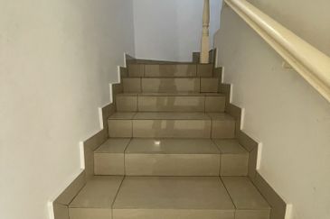 Fully Renovated Modern 2-Storey Link House @ Sunway Damansara