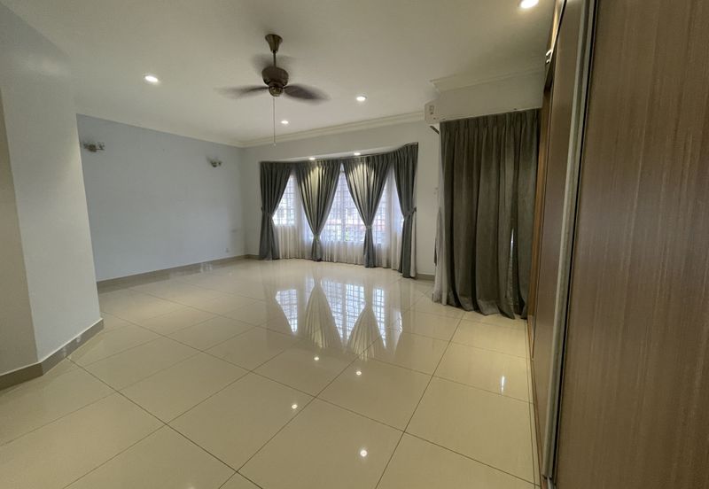 Fully Renovated Modern 2-Storey Link House @ Sunway Damansara