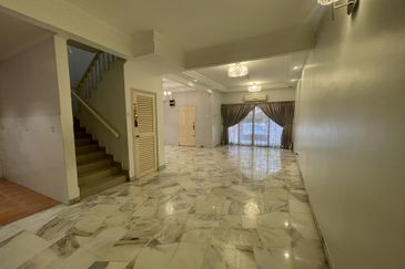 Fully Renovated Modern 2-Storey Link House @ Sunway Damansara
