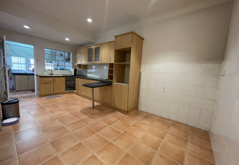 Fully Renovated Modern 2-Storey Link House @ Sunway Damansara