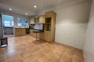 Fully Renovated Modern 2-Storey Link House @ Sunway Damansara