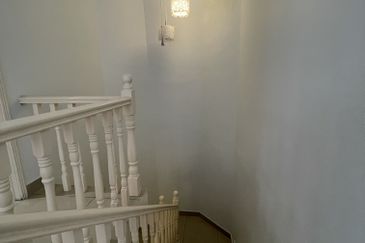 Fully Renovated Modern 2-Storey Link House @ Sunway Damansara