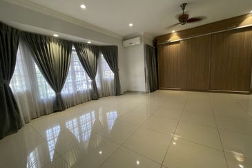 Fully Renovated Modern 2-Storey Link House @ Sunway Damansara