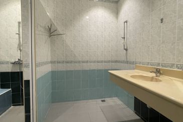 Fully Renovated Modern 2-Storey Link House @ Sunway Damansara