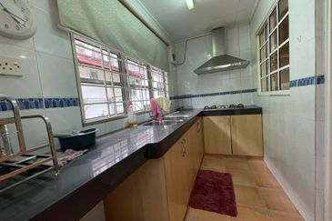 Fully Renovated Modern 2-Storey Link House @ Sunway Damansara