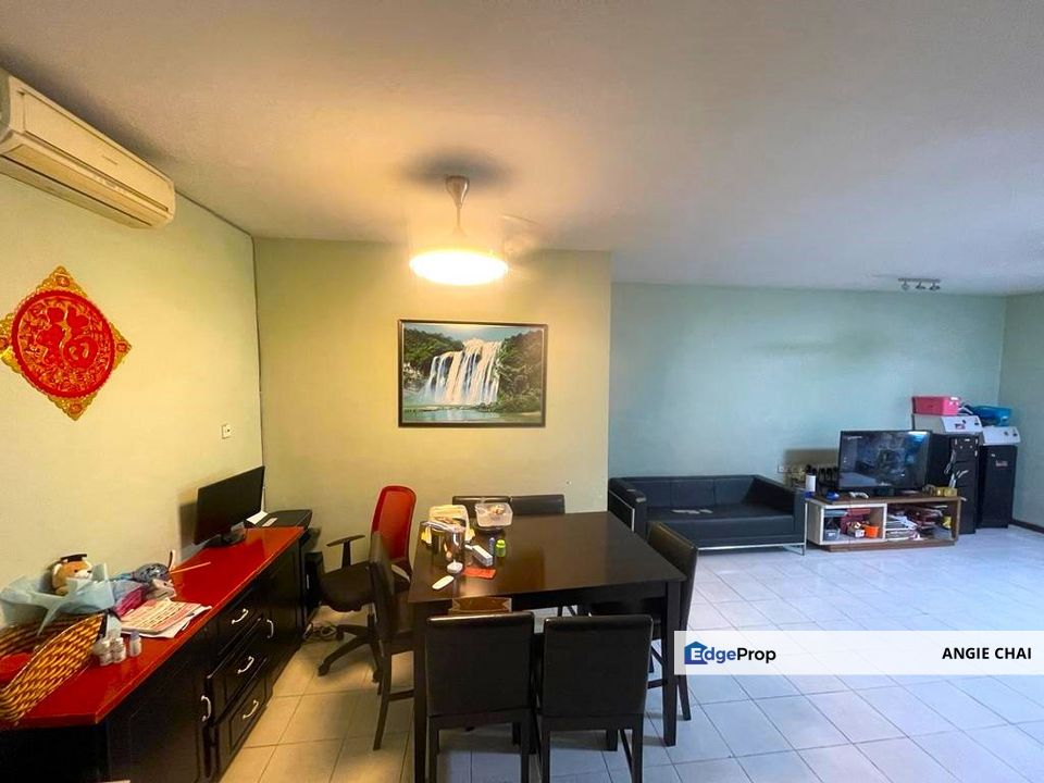 Charming Garden Townhouse in Parkville, Sunway Damansara, Selangor, Sunway Damansara