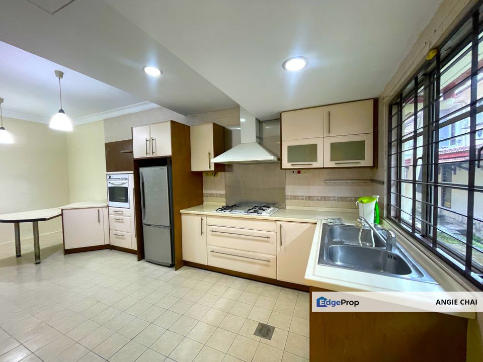 Contemporary 2-Storey Link House in Sunway Damansara, Selangor, Petaling Jaya