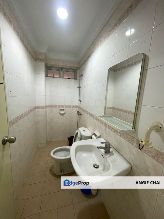 Contemporary 2-Storey Link House in Sunway Damansara, Selangor, Petaling Jaya