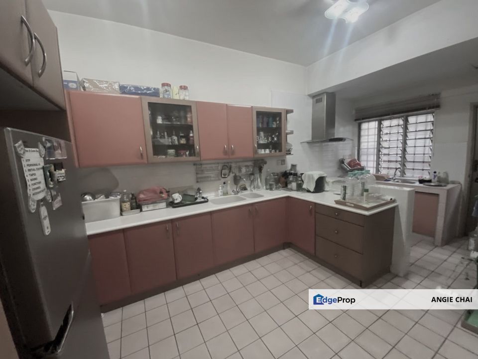 Charming 2 Storey Home with Scenic Playground View in a Secure Gated Community, Selangor, Petaling Jaya