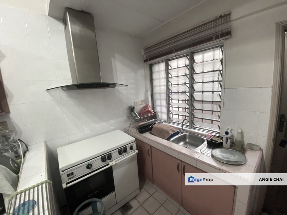 Charming 2 Storey Home with Scenic Playground View in a Secure Gated Community, Selangor, Petaling Jaya