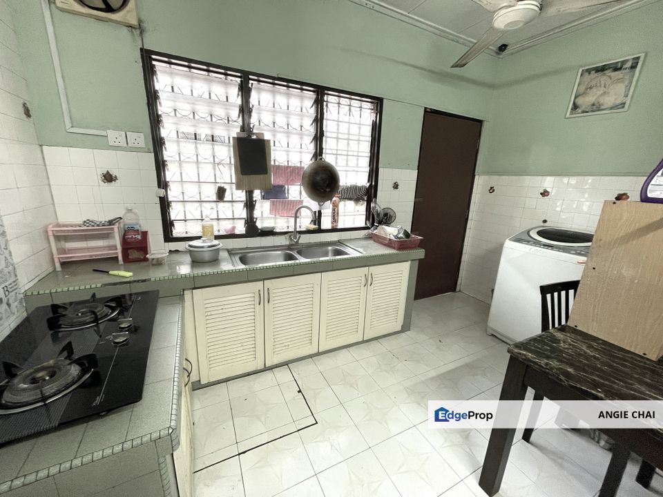 A rare opportunity to own a home in Damansara Kim, an area known for its charm, accessibility, and community-centric living., Selangor, Damansara Utama