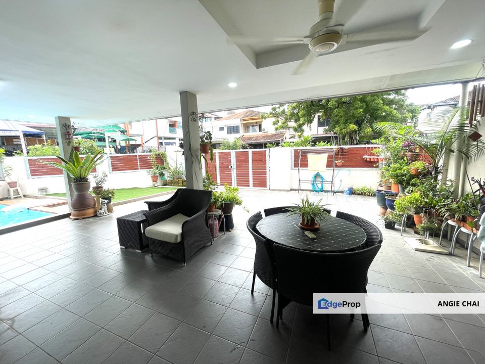 An Exquisite Urban Sanctuary with Private Garden & Pool, Selangor, Petaling Jaya