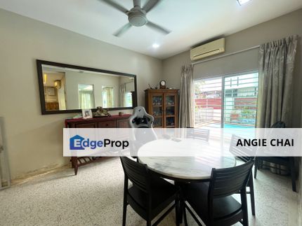 An Exquisite Urban Sanctuary with Private Garden & Pool, Selangor, Petaling Jaya