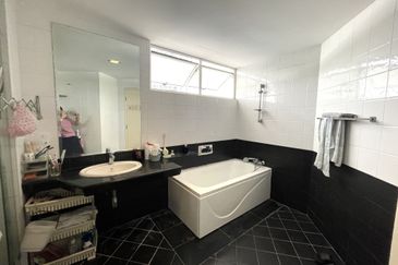 The Plaza Condominium