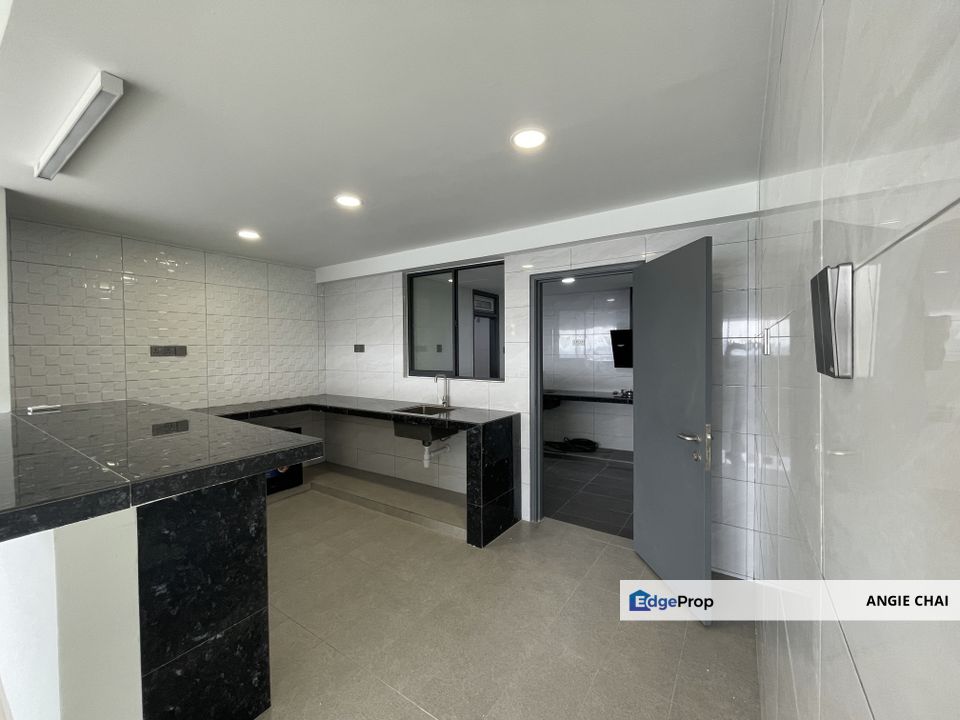 Stylishly Renovated High-Rise Condo, Urban Living Next to MRT, Kuala Lumpur, Taman Tun Dr Ismail