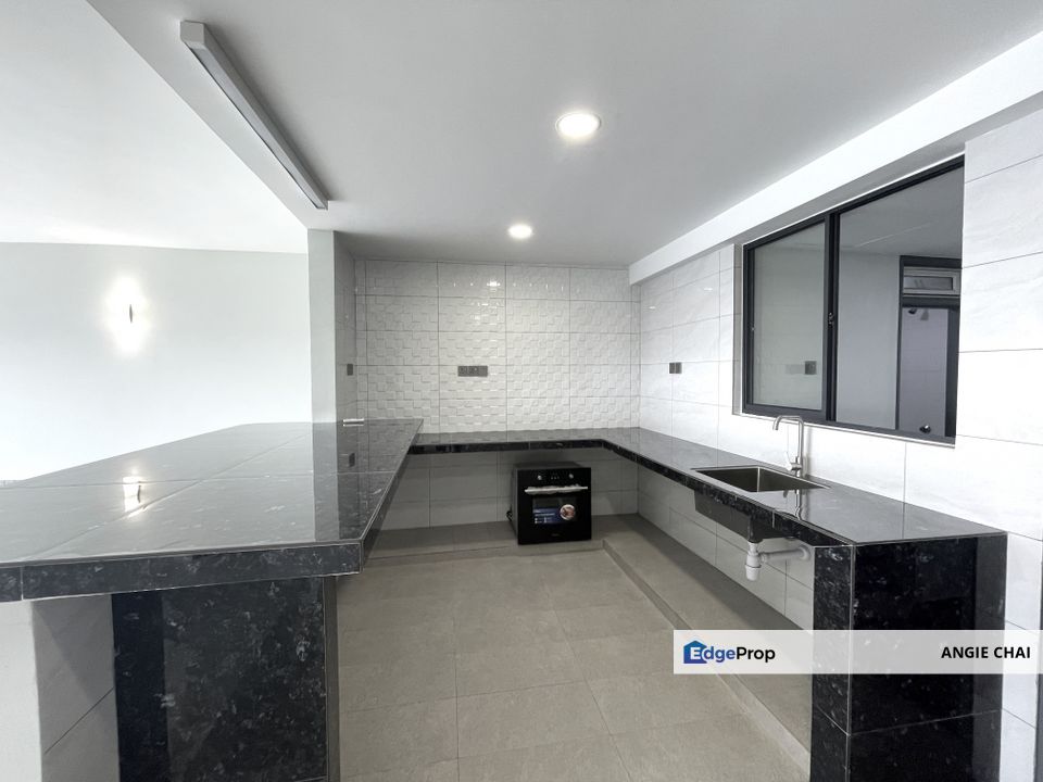 Stylishly Renovated High-Rise Condo, Urban Living Next to MRT, Kuala Lumpur, Taman Tun Dr Ismail