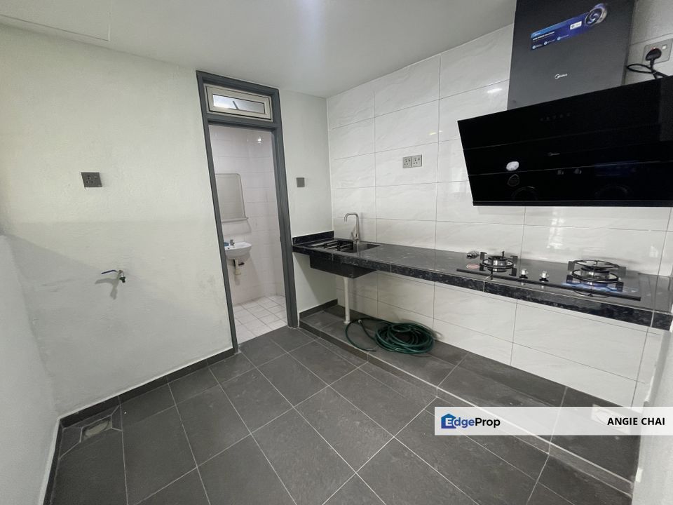 Stylishly Renovated High-Rise Condo, Urban Living Next to MRT, Kuala Lumpur, Taman Tun Dr Ismail