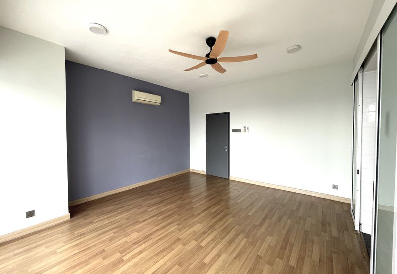 The Plaza Condominium