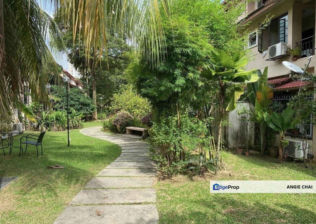 Charming 1.5-Storey Garden Townhouse Surrounded by Lush Greenery, Selangor, Sunway Damansara