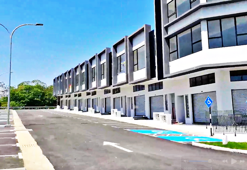 Main Road 2 Sty Shop For RENT Kota Emerald Rawang 12 Points Emerald East Brand NEW 