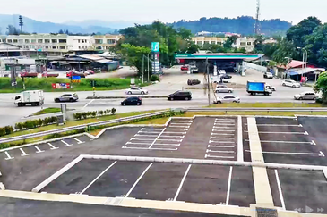 Main Road 2 Sty Shop For RENT Kota Emerald Rawang 12 Points Emerald East Brand NEW 