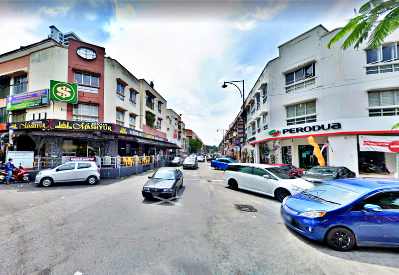 Damansara Damai Corner 3 Storey Shop For SALE (Main Road)