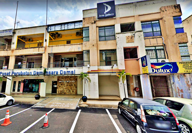 Damansara Damai Corner 3 Storey Shop For SALE (Main Road)