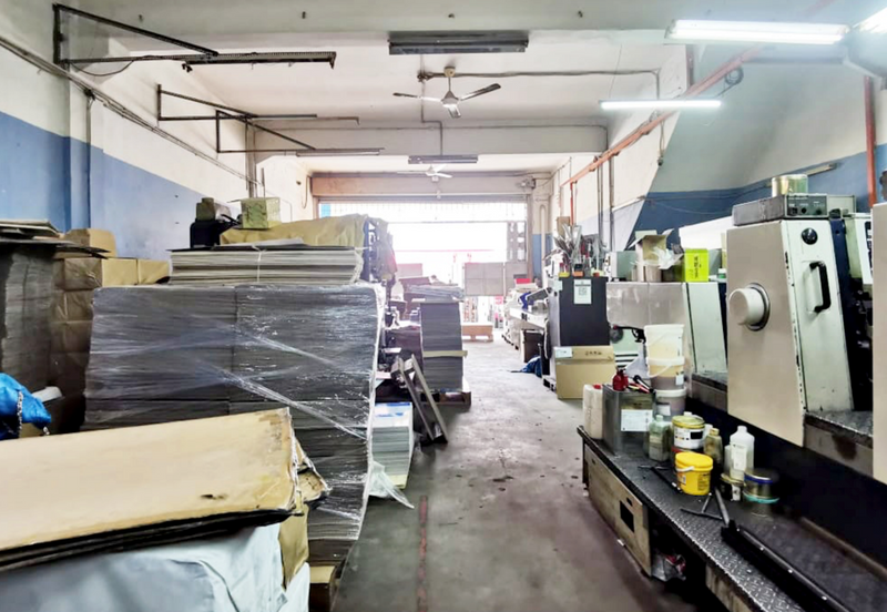 Kepong Taman Perindustrian KIP End Lot 2 Storey Factory For SALE