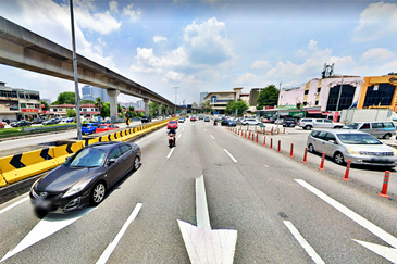 Petaling Jaya Kelana Jaya Corner Ground Floor Shop For RENT (Main Road)