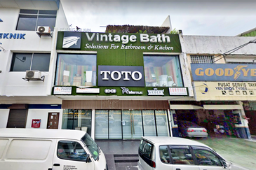 Petaling Jaya Kelana Jaya Corner Ground Floor Shop For RENT (Main Road)