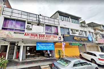 Petaling Jaya Kelana Jaya Corner Ground Floor Shop For RENT (Main Road)