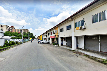Kampung Baru Sungai Buloh Shop For SALE