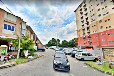 Kampung Baru Sungai Buloh Shop For SALE