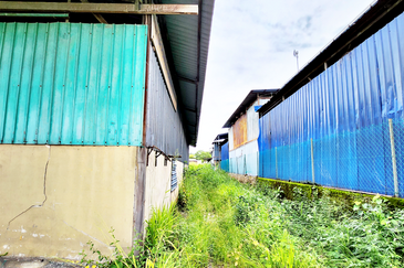 Kampung Baru Sungai Buloh Industry Land With Warehouse For SALE (Converted To Industry Title)