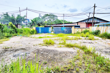 Kampung Baru Sungai Buloh Industry Land With Warehouse For SALE (Converted To Industry Title)