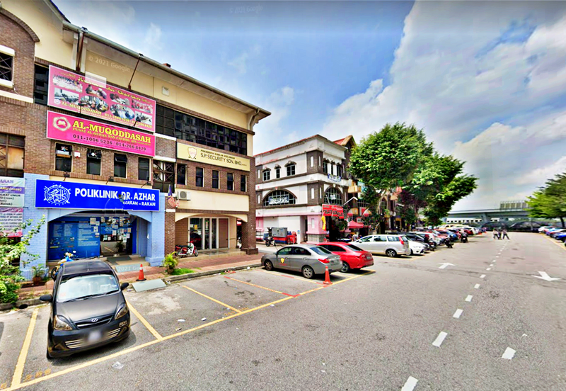 Kota Damansara Seksyen 8 Taman Pekaka Corner 3 Storey Shop For SALE (Main Road)