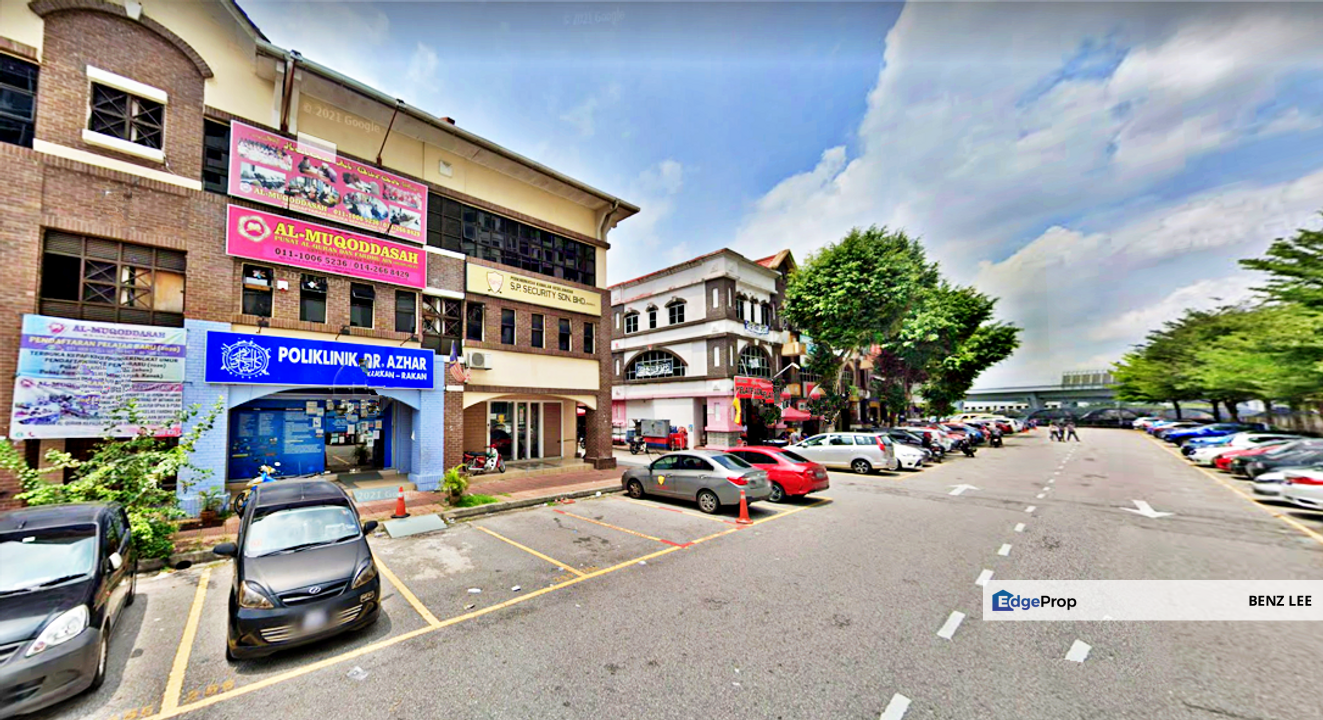 Kota Damansara Seksyen 8 Taman Pekaka Corner 3 Storey Shop For SALE (Main Road), Selangor, Kota Damansara