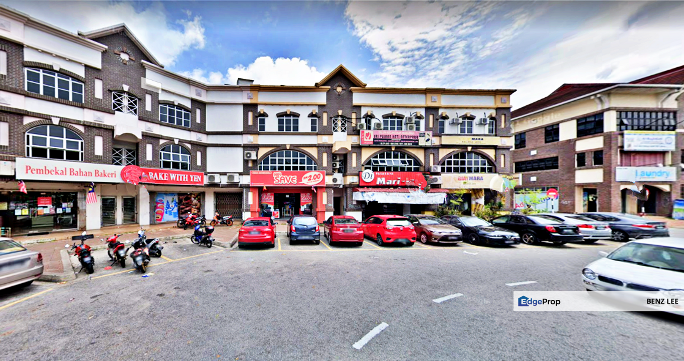 Kota Damansara Seksyen 8 Taman Pekaka Corner 3 Storey Shop For SALE (Main Road), Selangor, Kota Damansara