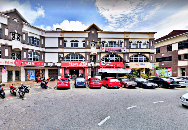 Kota Damansara Seksyen 8 Taman Pekaka Corner 3 Storey Shop For SALE (Main Road)
